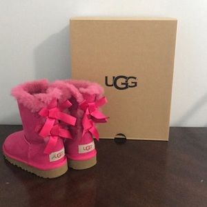 Toddler Bailey Bow UGGS size 10